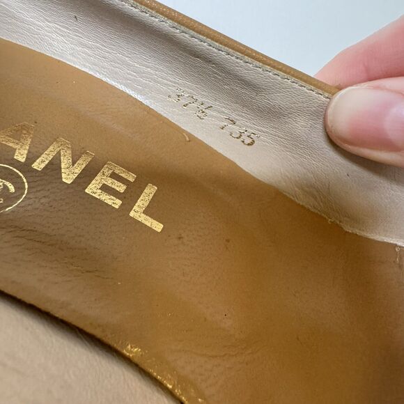 Chanel Beige Suede Heels Mixed Media Exotic Lizard Pointed Cap Toe Size 37.5 - Picture 11 of 11